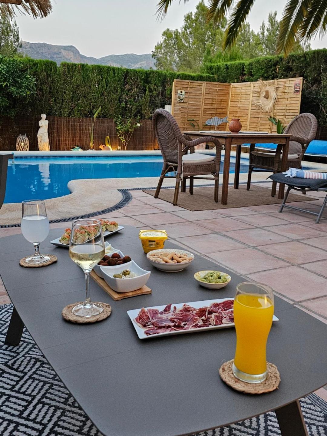 Maison Cosy Au Pied Du Golf Avec Piscine Privee Muntanya la Sella エクステリア 写真